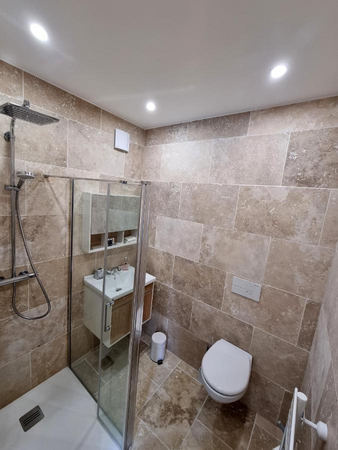 La Maison De Livia, Chambres D'Hotes, Piscine Chauffee, Proche Uzes, Nimes, Ales Sauzet  Екстер'єр фото